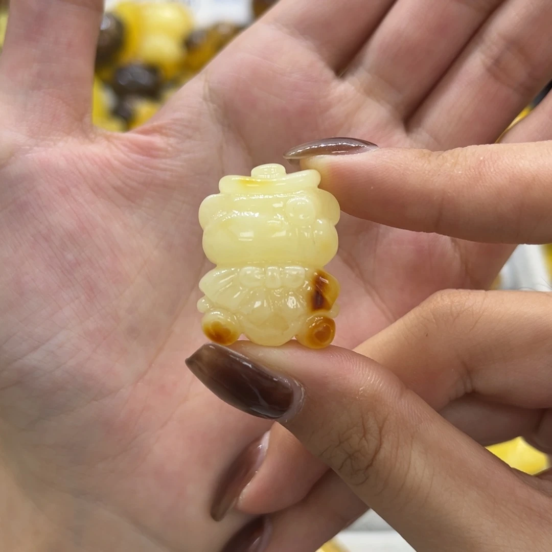 琥珀未镶嵌裸石天然琥珀