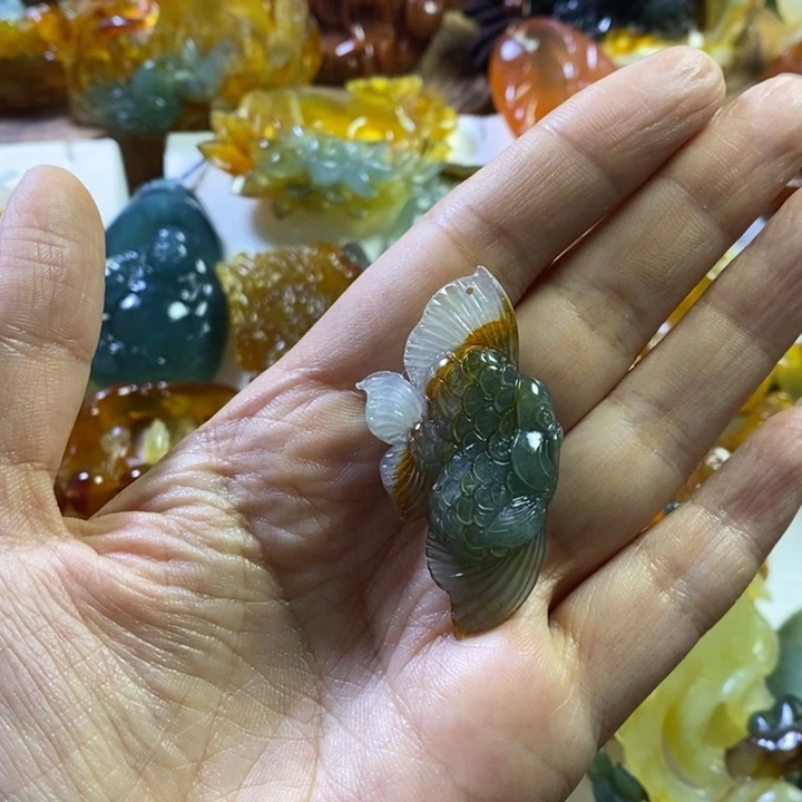 多***米未镶嵌蛇纹石玉颈饰