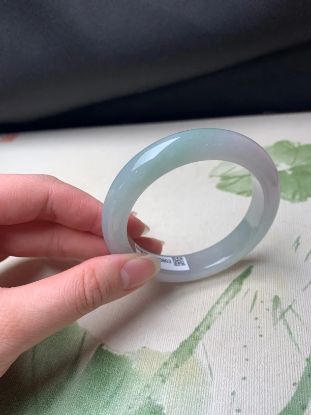 55.6圈口底色正圈天然缅甸翡翠手镯#货号3602