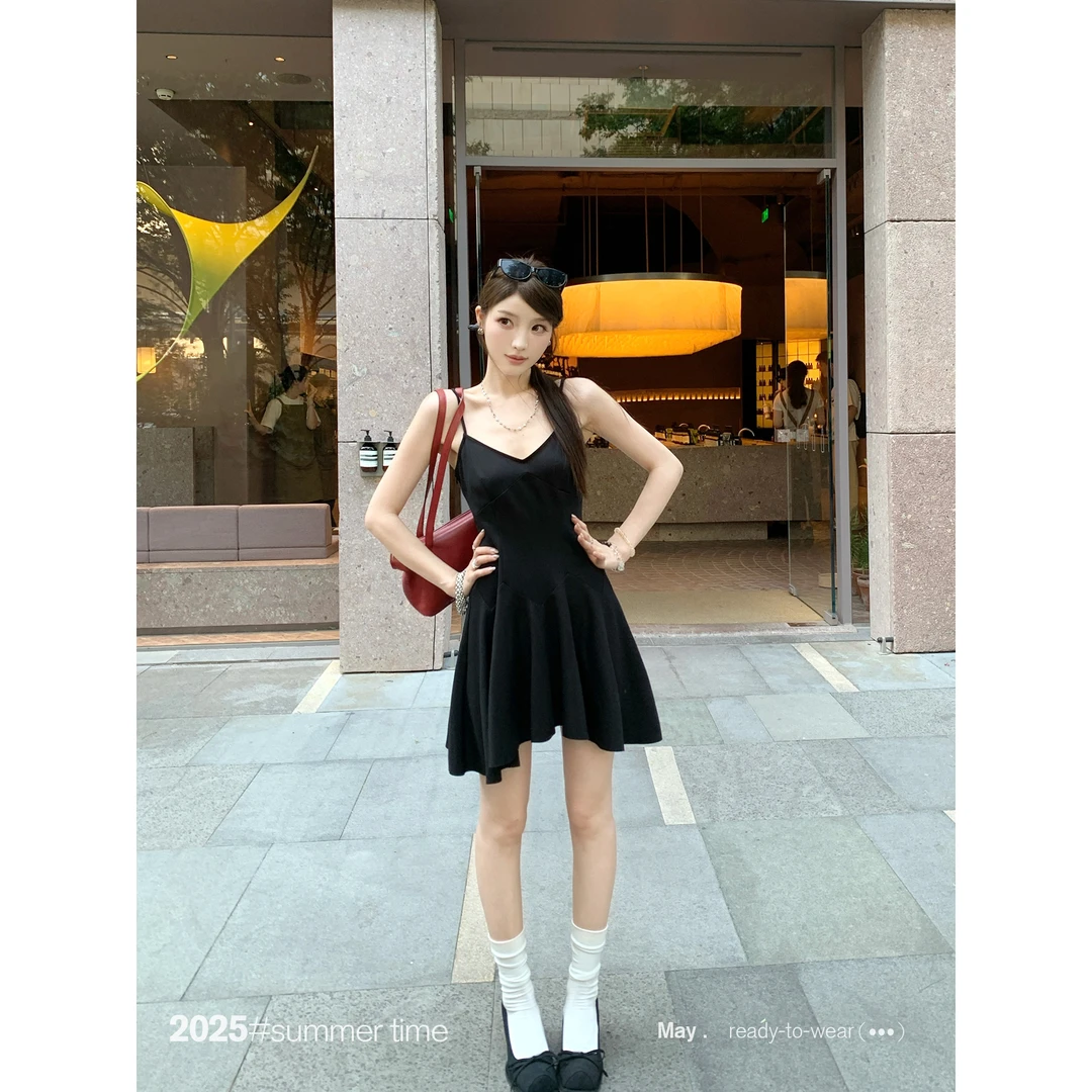 SUNONEONE 黑色小众吊带连衣裙女夏季不规则高级感气质长裙D0151Q