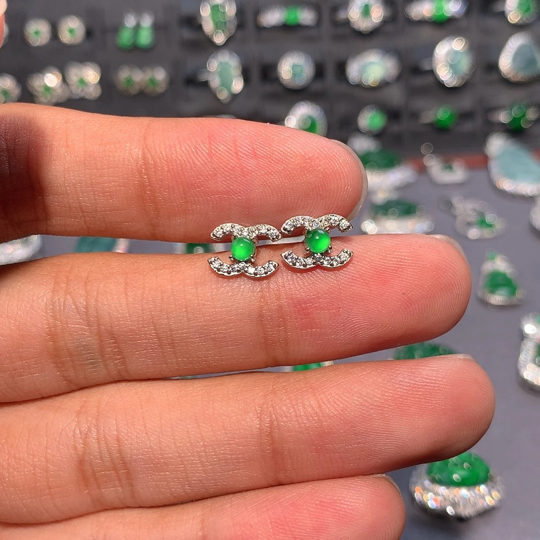 翡翠未镶嵌耳钉耳钉