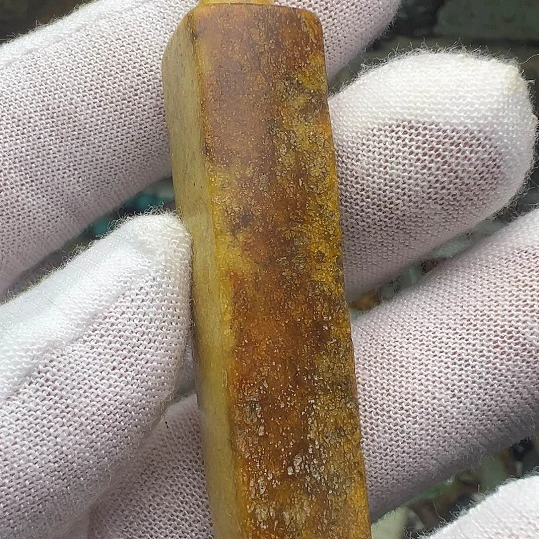 雨***虹和田玉（糖玉）未镶嵌颈饰