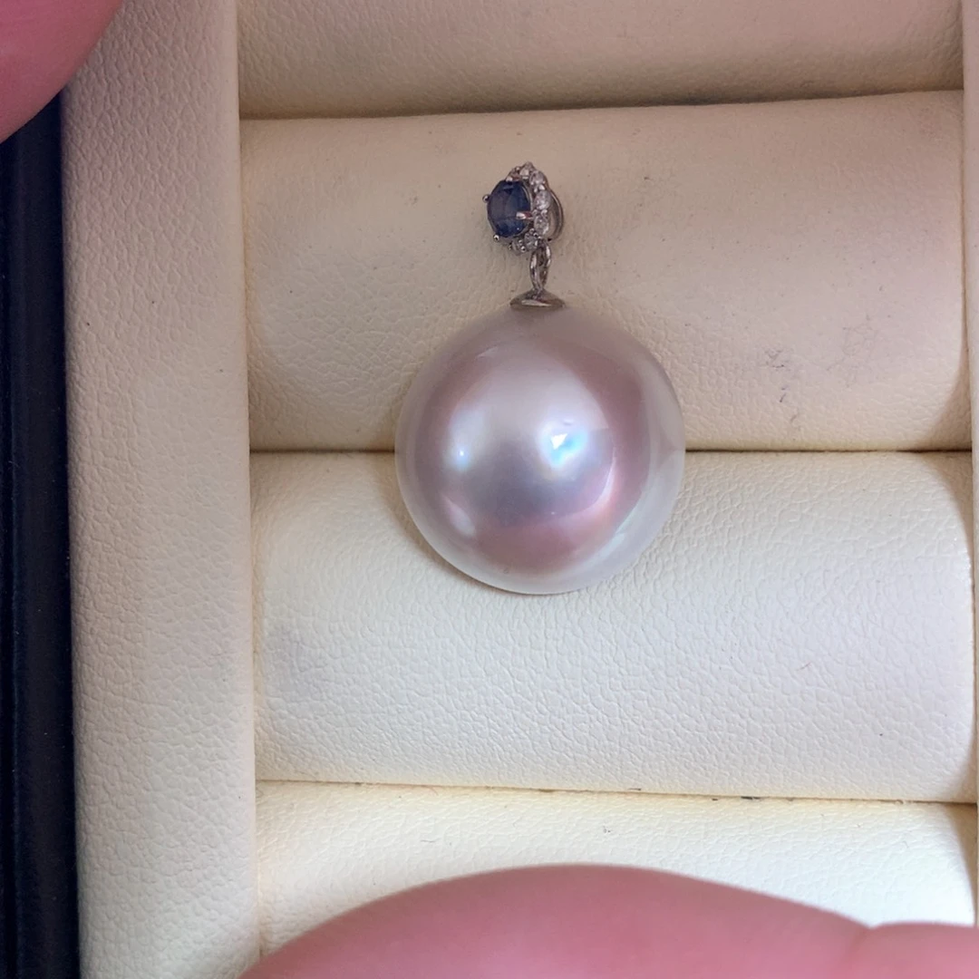 18K金镶嵌颈饰拼合珍珠（马贝珠）