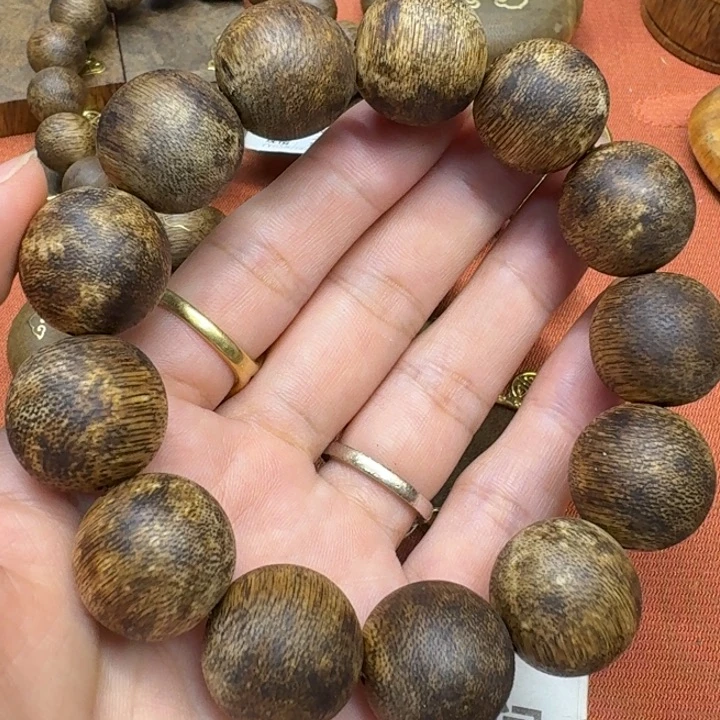 大叶紫檀（黑酸枝木类）
