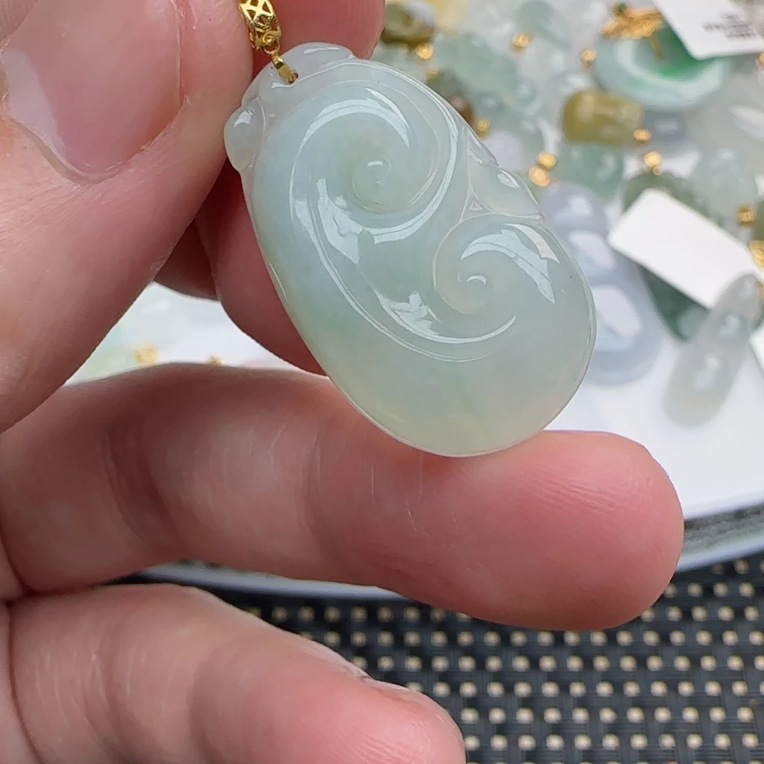 【闪购商品】翡翠吊坠(不含链)18K金镶嵌小如意