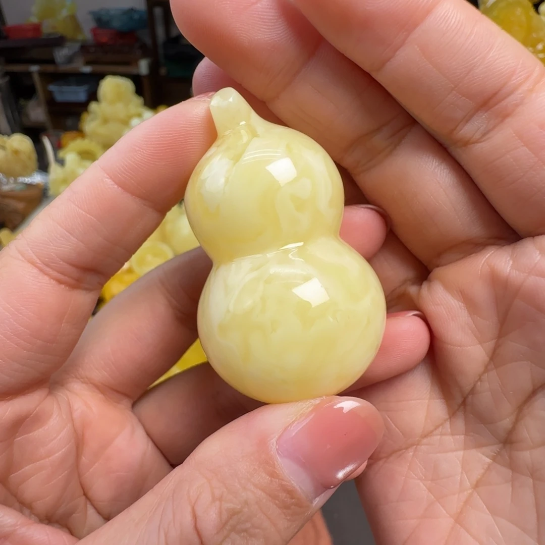 蜜蜡未镶嵌珠宝奇石