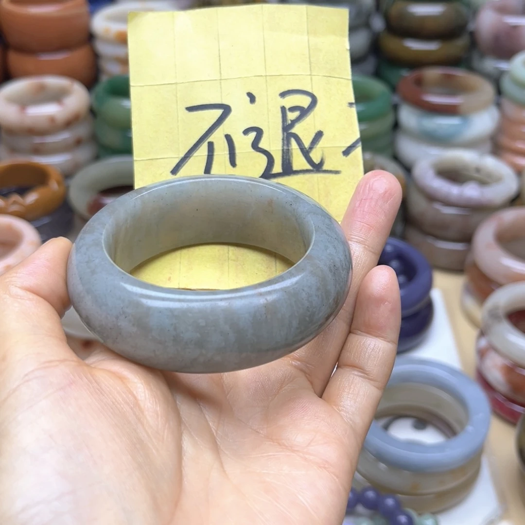 手镯石英质玉未镶嵌