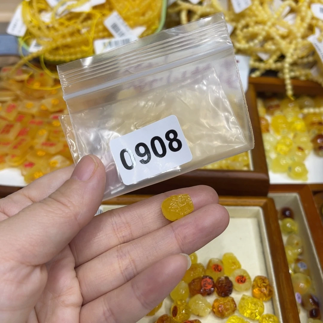 琥珀珠宝奇石未镶嵌