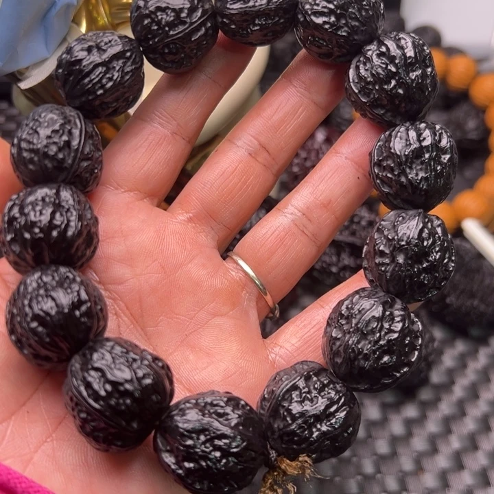 文玩地闷手串2.2尺寸