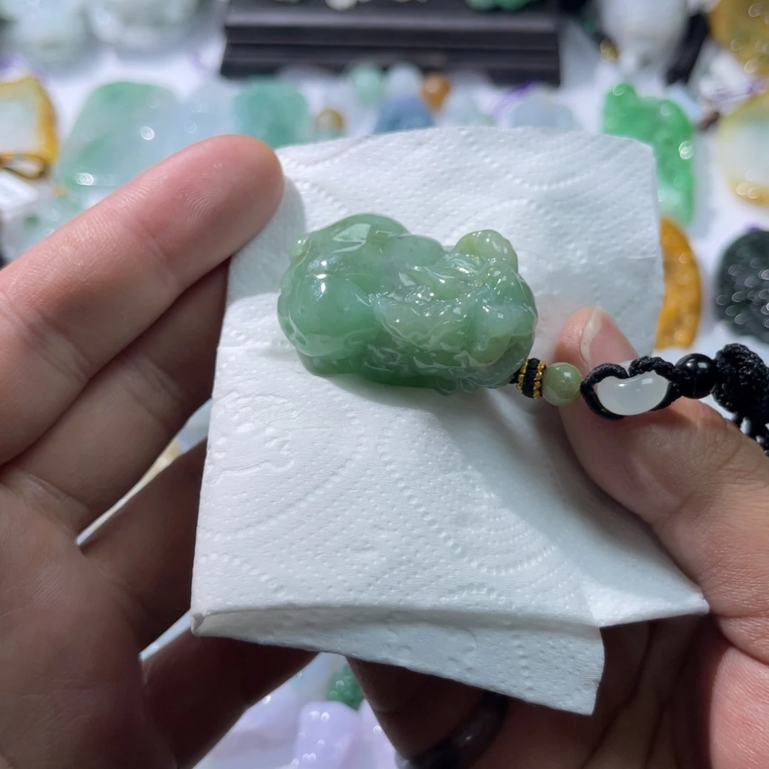 翡翠颈饰未镶嵌天然