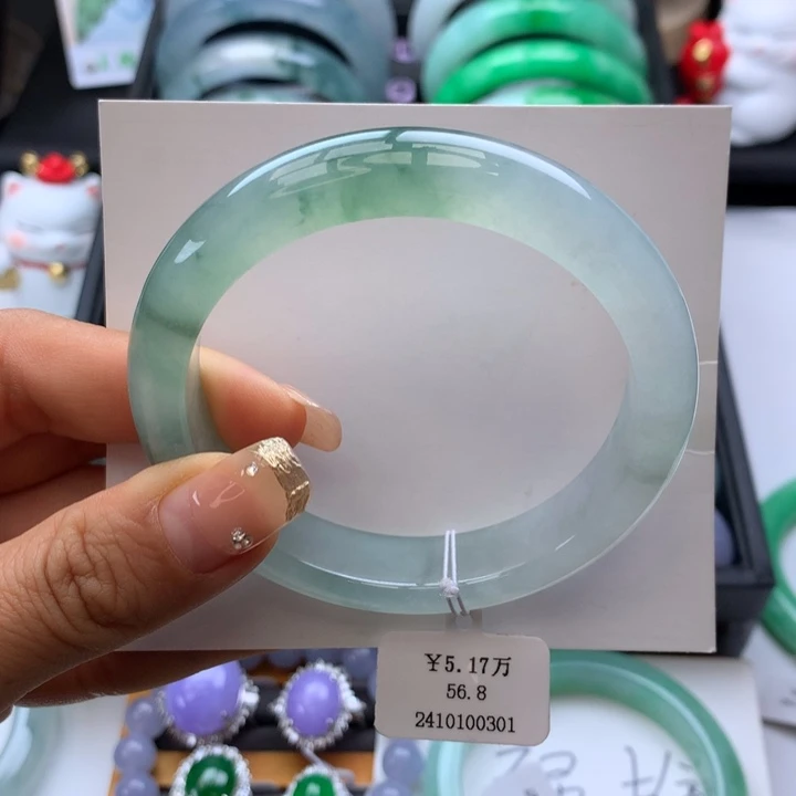 翡翠手镯未镶嵌冰飘花正圈