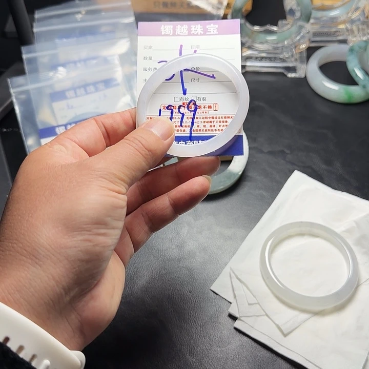 ヾ***。定制翡翠未镶嵌翡翠手镯