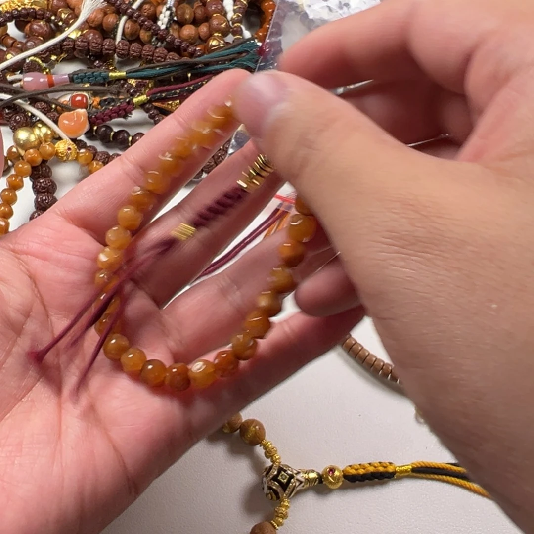 ****键白玉菩提吊坠。。。。。。。。。。。