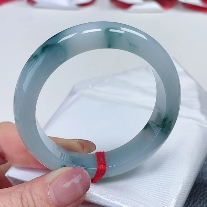 翡翠手镯未镶嵌缅甸翡翠