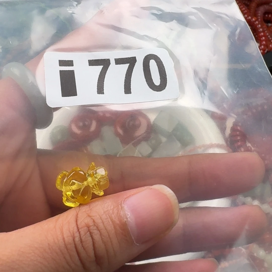 未镶嵌琥珀珠宝奇石