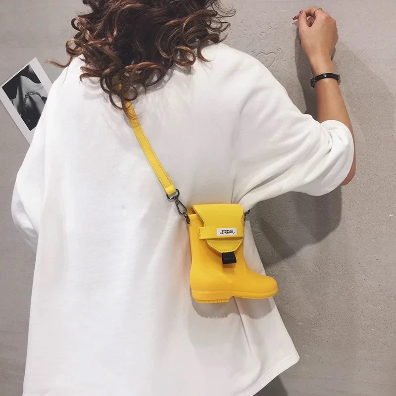 可爱卡通靴子包女新款小众设计风个性搞怪斜挎包