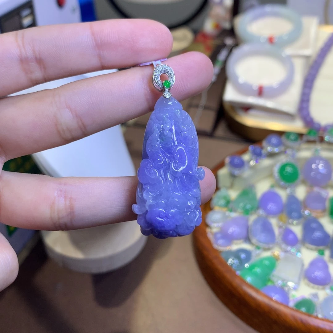 翡翠18K金镶嵌颈饰翡翠