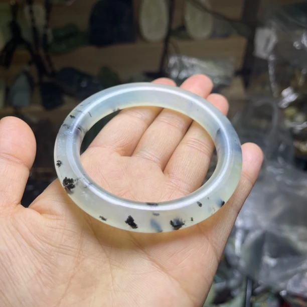 天然意境山水画手镯一个57～58口径冰透高货老料子