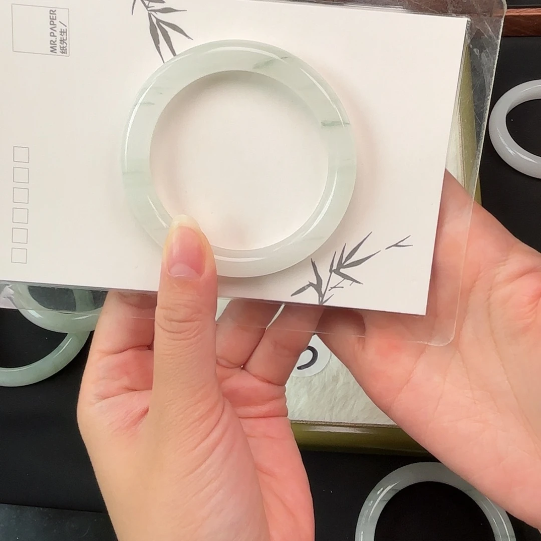 未镶嵌手镯石英质玉18