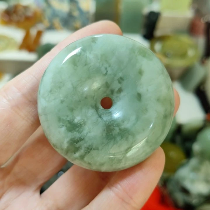 岫玉未镶嵌平安扣