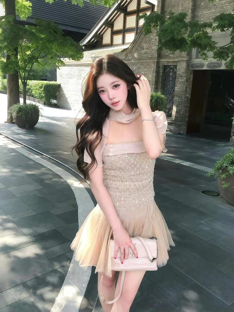 法式气质名媛连衣裙2025夏季清冷感千金风网纱独特绝美收腰小裙子