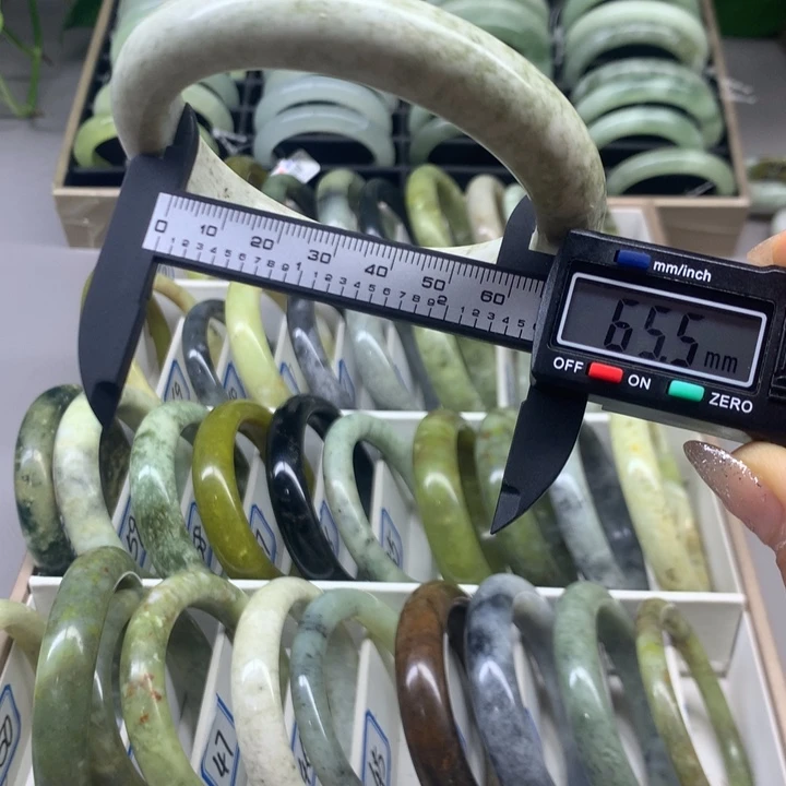 蛇纹石玉未镶嵌手镯80