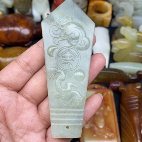 未镶嵌蛇纹石玉颈饰46