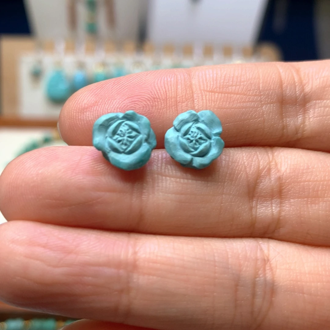 绿松石18K金镶嵌耳钉