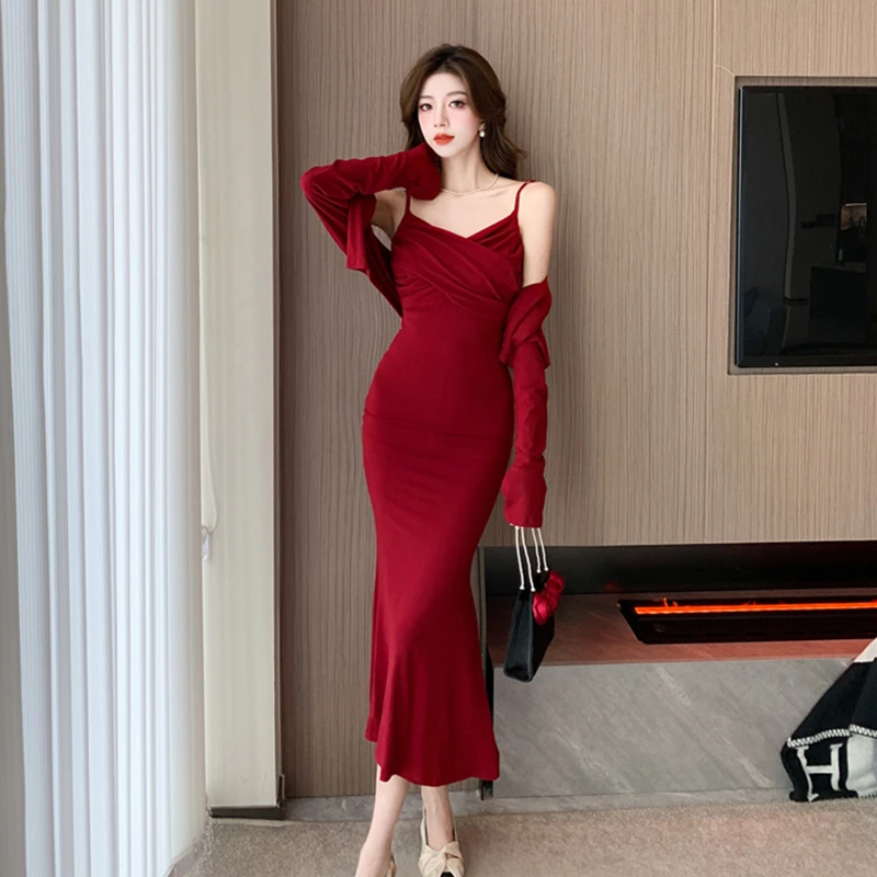 吊带连衣裙2025秋季新款显瘦包臀修身慵懒开衫长袖两件套时尚套装