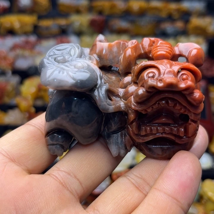 石英质玉（黄龙玉）未镶嵌颈饰