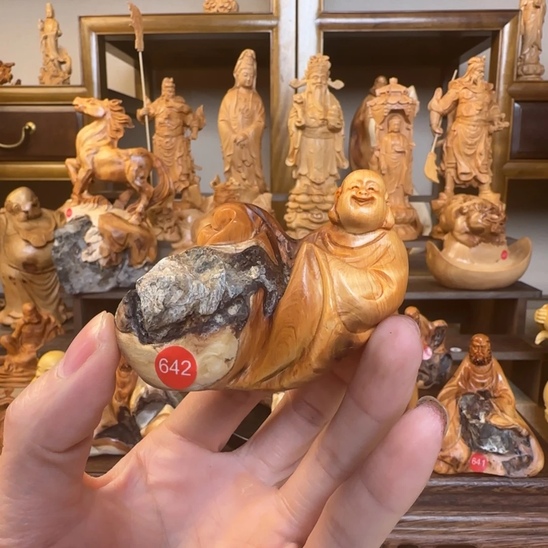 赫***装崖柏小木匠艺雕一物一拍