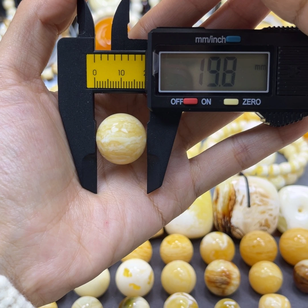 琥珀未镶嵌手串……