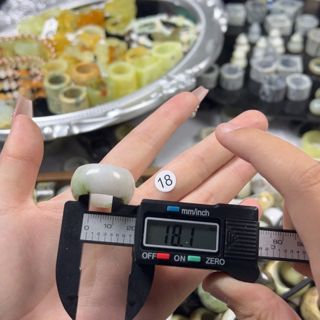 蛇纹石玉未镶嵌戒指