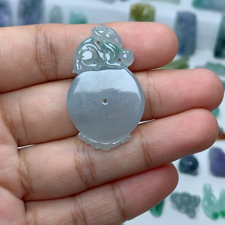 吊坠(不含链)未镶嵌翡翠