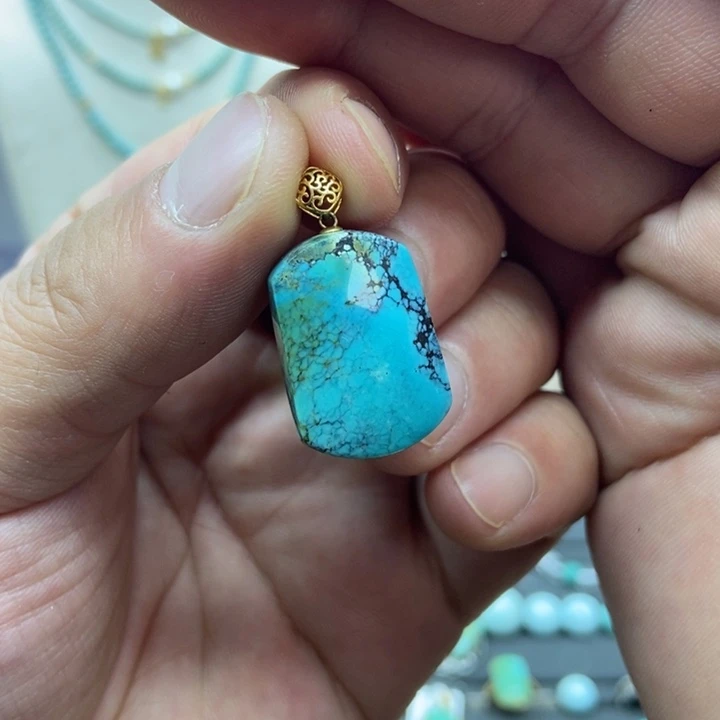 绿松石18K金镶嵌戒指