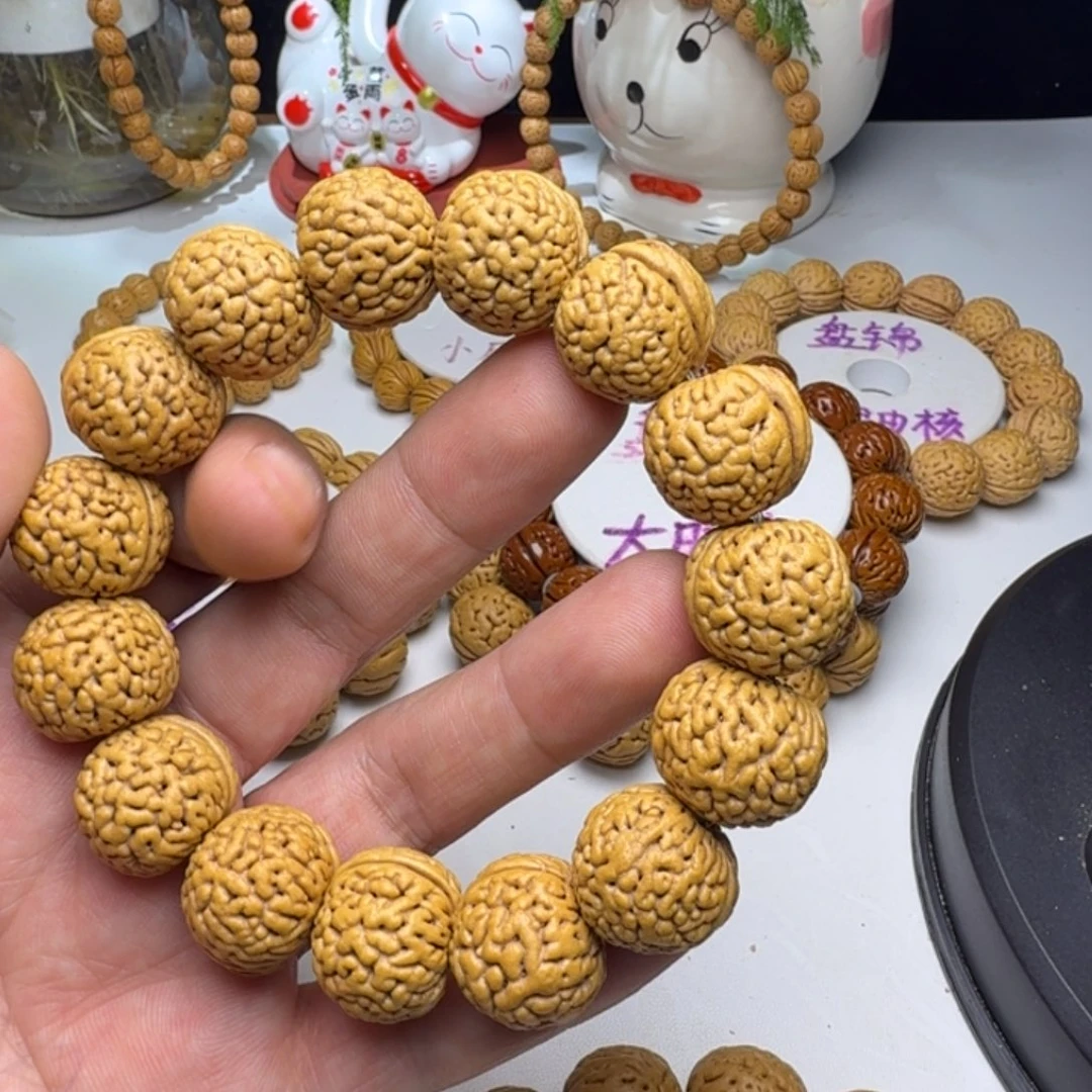 明***虫桃核吊坠文玩桃核手串