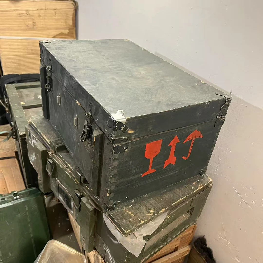 正品台子硅两瓦收纳箱全新库存