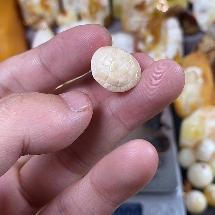 未镶嵌琥珀裸石我