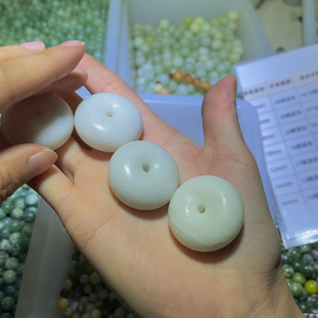 【闪购商品】蛇纹石玉颈饰未镶嵌111