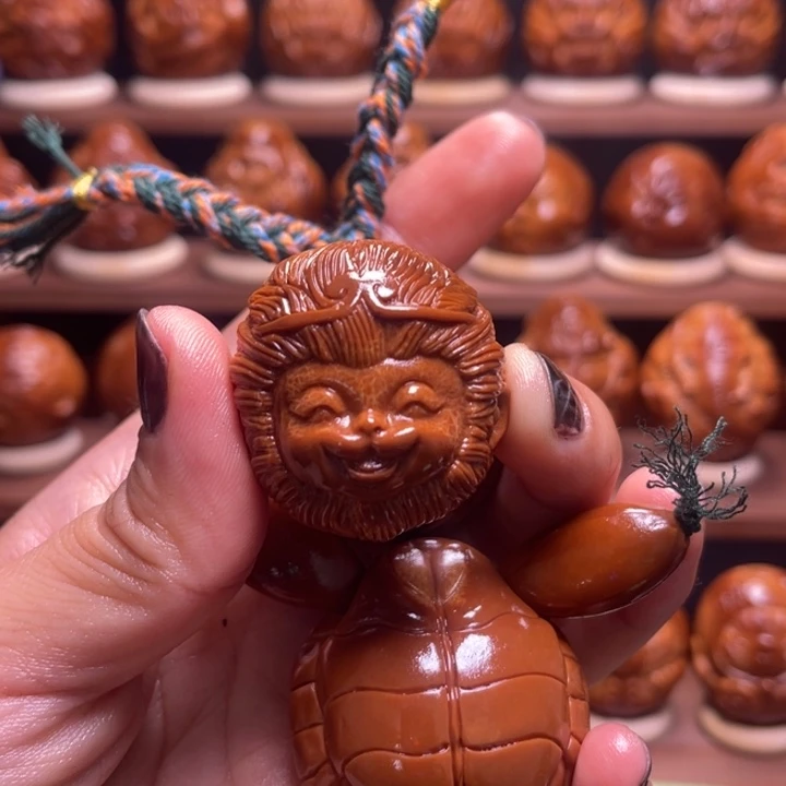 小***盖橄榄核把件小圣人