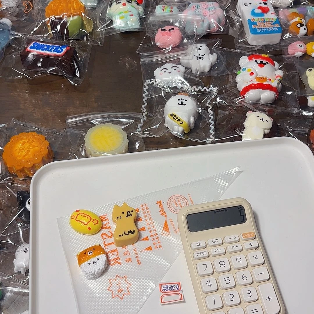 木小猫缝边，其它不缝，浅色盘子熊