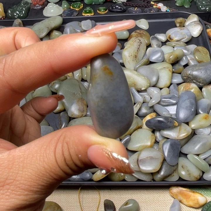 菲***）和田玉未镶嵌珠宝半成品