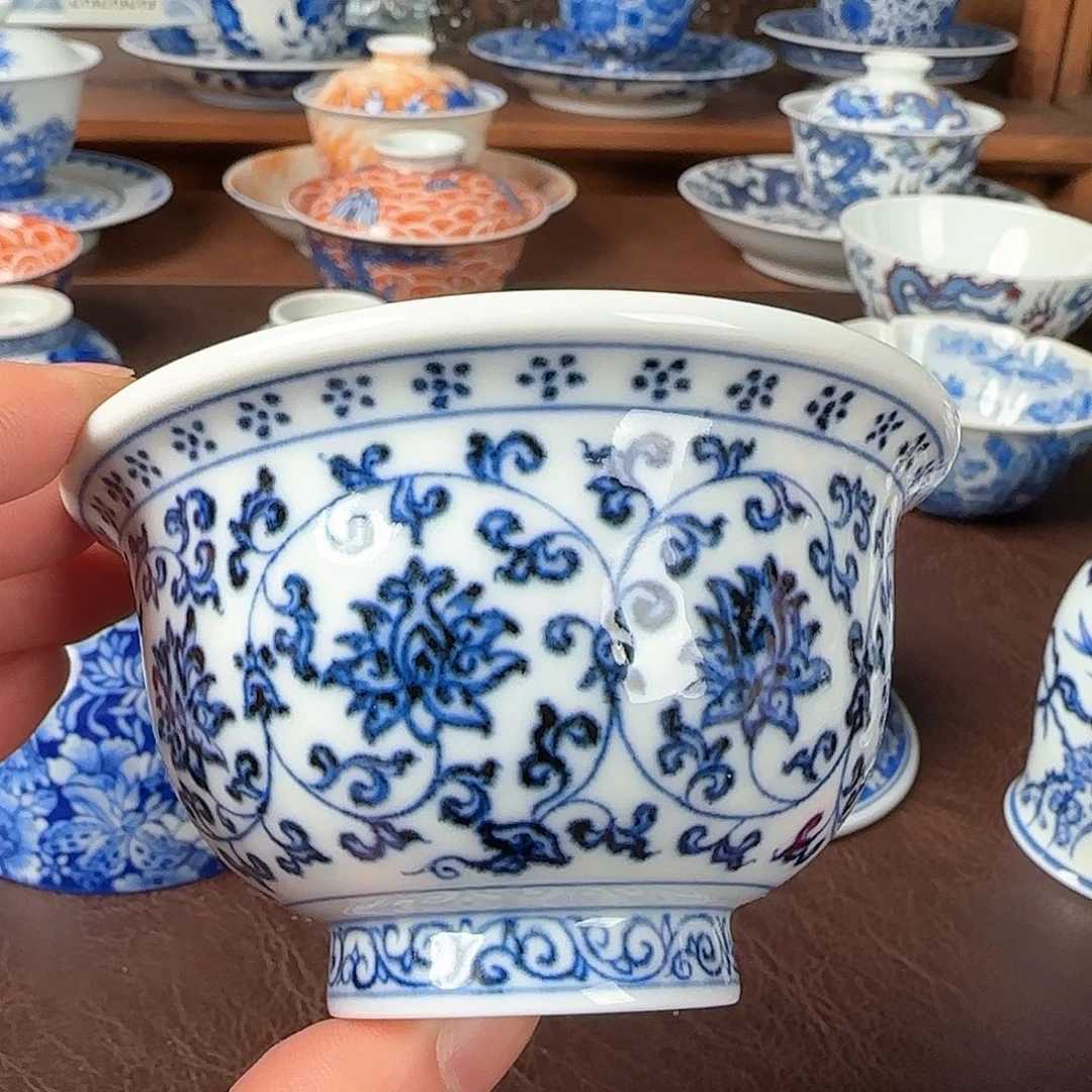 杯青花釉下缠枝莲压手杯