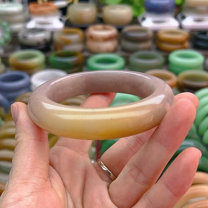 未镶嵌手镯（圆镯）石英质玉