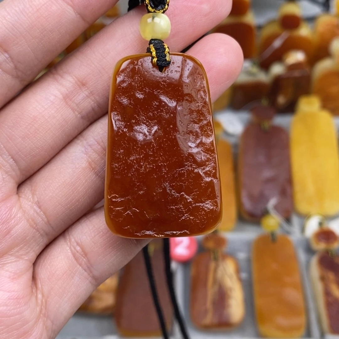 未镶嵌琥珀珠宝奇石