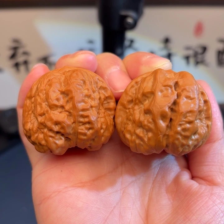 核桃蛤蟆头文玩核桃