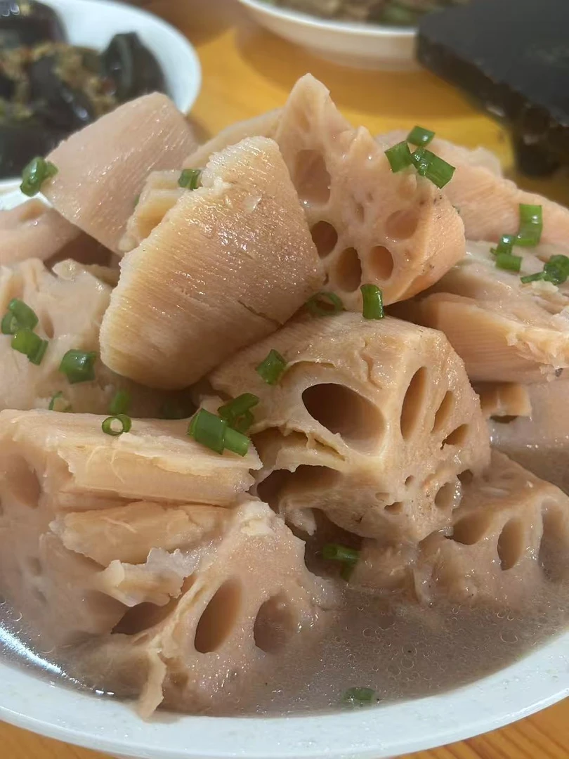 湖北新鲜现挖粉藕煲汤粉糯湖北特产九孔红莲藕