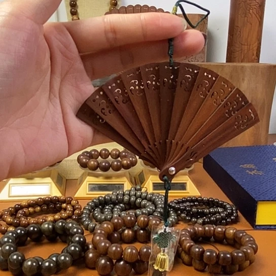 老山檀香苏扇挂件