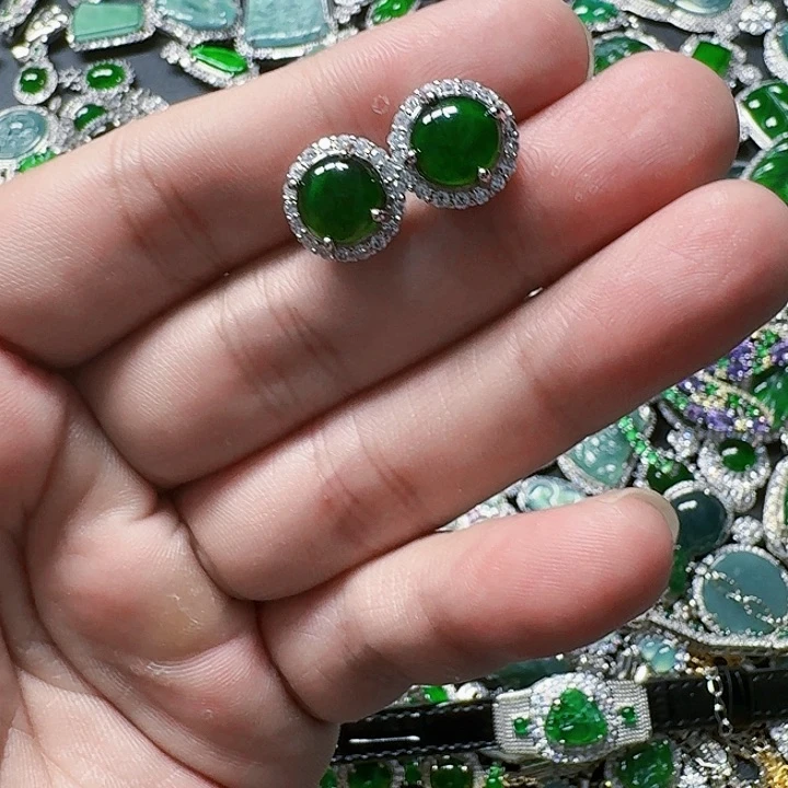 翡翠颈饰未镶嵌天然A货翡翠放漏