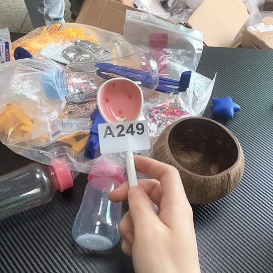 摆件……………………………………………………………………